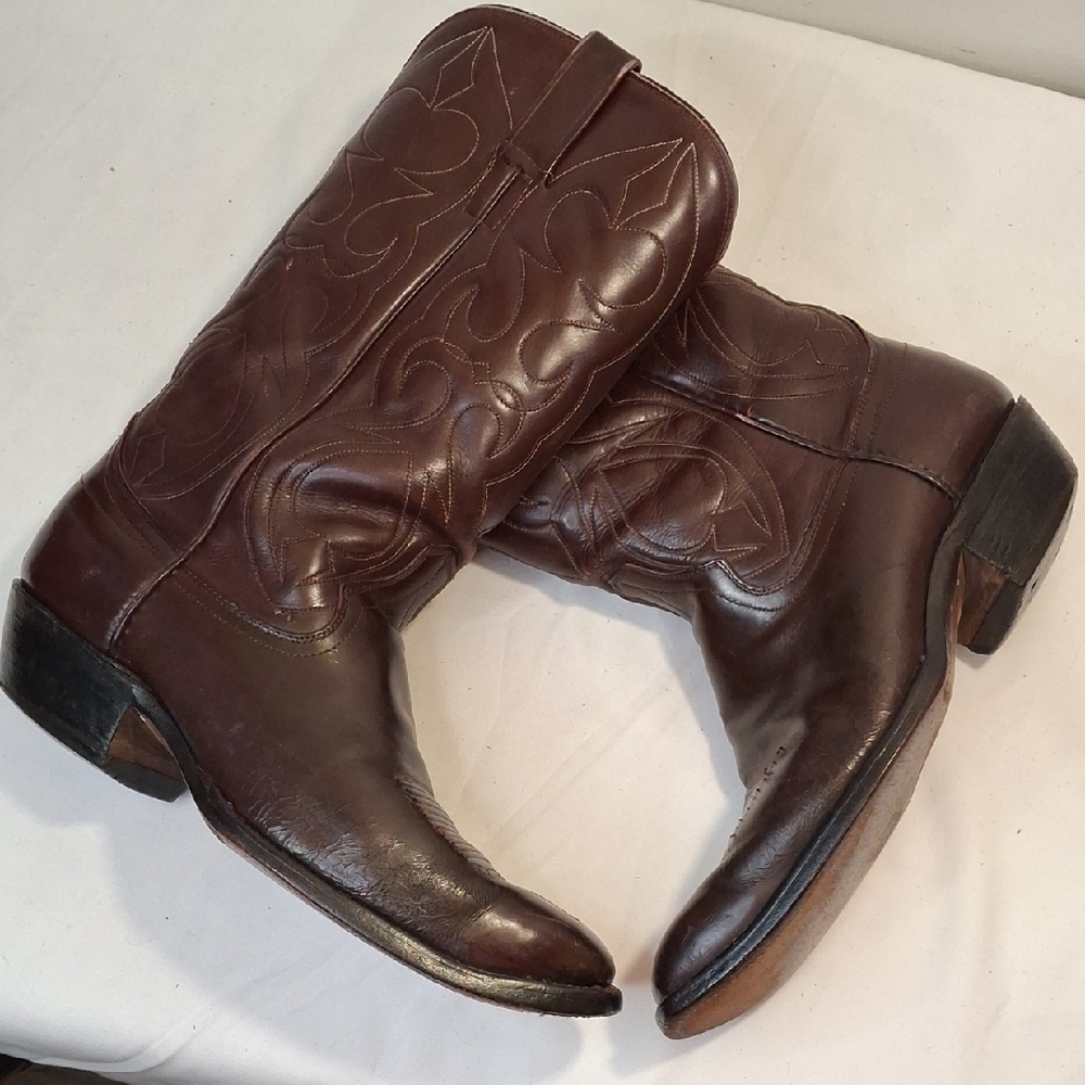 Brahma Men's Dark Brown Leather Cowboy Boots with Stitch Detail.